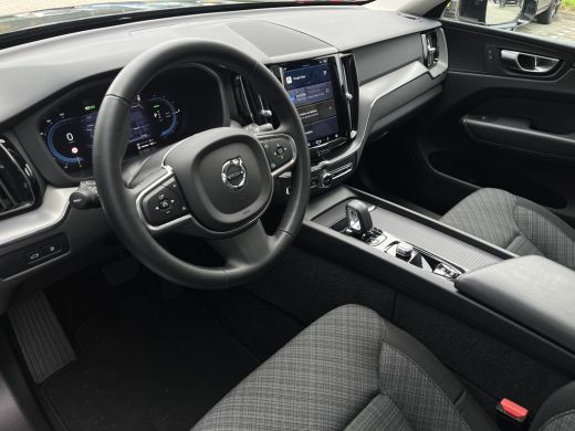 Volvo  XC60 2.0 T6 Plug-in hybrid AWD Core Bright | Pano | Stoel & stuurverwarming | Pilot Assist | BLIS | Ca... ActivLease financial lease