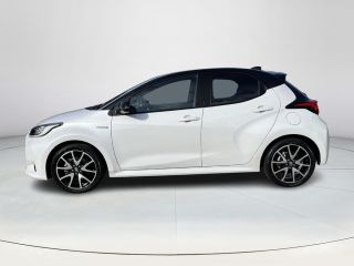 Toyota Yaris 1.5 Hybrid Executive | Bi-tone | Carplay | Head up display | Dode hoek detectie | 17 inch LM-velg...