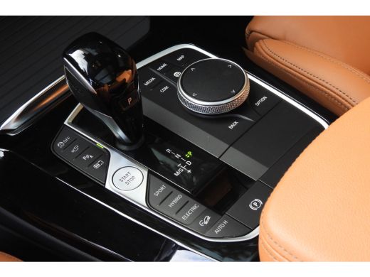 BMW X3 xDrive30e High Executive M Sport Automaat / Panoramadak / M Sportstoelen / Comfort Access / Adapt... ActivLease financial lease