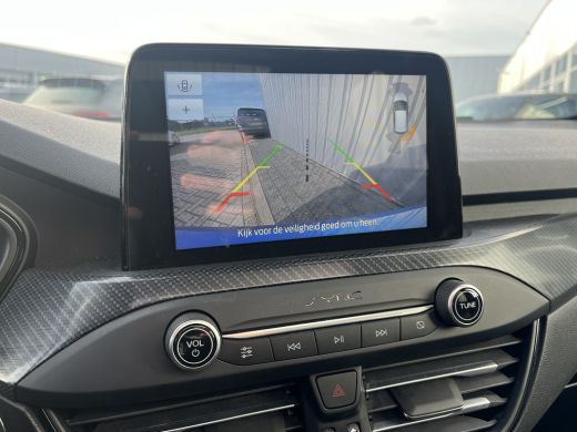 Ford Focus 1.0 EcoBoost ST Line Business l Panoramadak l Bang & Olufsen Sound l Camera l Stoelverwarming l C... ActivLease financial lease