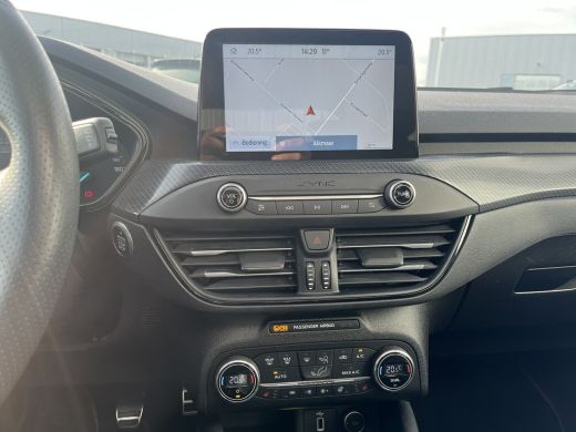 Ford Focus 1.0 EcoBoost ST Line Business l Panoramadak l Bang & Olufsen Sound l Camera l Stoelverwarming l C... ActivLease financial lease