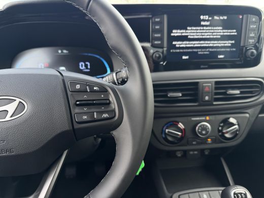 Hyundai i10 1.0 Comfort Smart | Airco | Achteruitrijcamera | Lederen stuurwiel | Active lane-keeping | Naviga... ActivLease financial lease