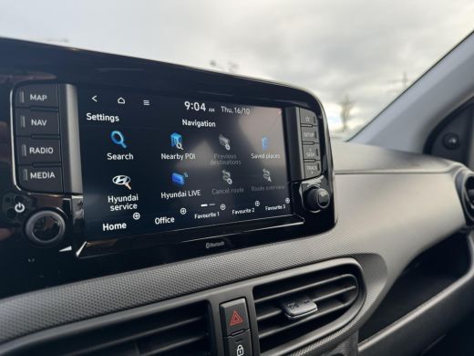 Hyundai i10 1.0 Comfort Smart | Airco | Achteruitrijcamera | Lederen stuurwiel | Active lane-keeping | Naviga... ActivLease financial lease