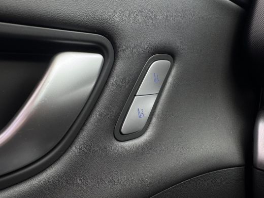 Hyundai Kona Premium 65.4 kWh | Elektrische stoelen | Stoelgeheugen | Stoel/stuurverwarming | Stoelverkoeling ... ActivLease financial lease