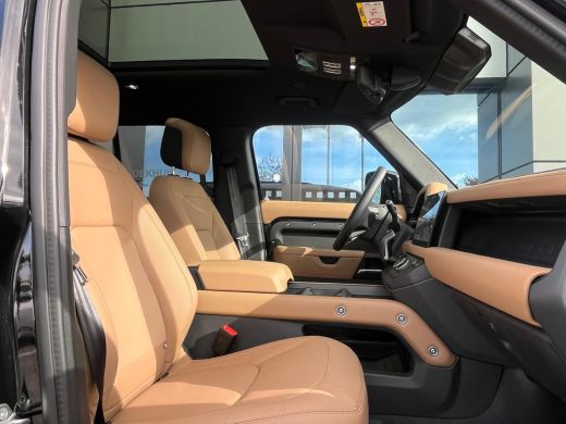 Land Rover Defender 110 P300e X-Dynamic HSE | El. trekhaak | 22 Inch | Pano | Koelbox | Black Pack | Cold Climate | K... ActivLease financial lease