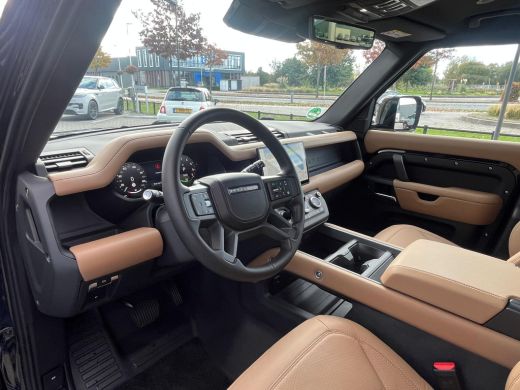 Land Rover Defender 110 P300e X-Dynamic HSE | El. trekhaak | 22 Inch | Pano | Koelbox | Black Pack | Cold Climate | K... ActivLease financial lease