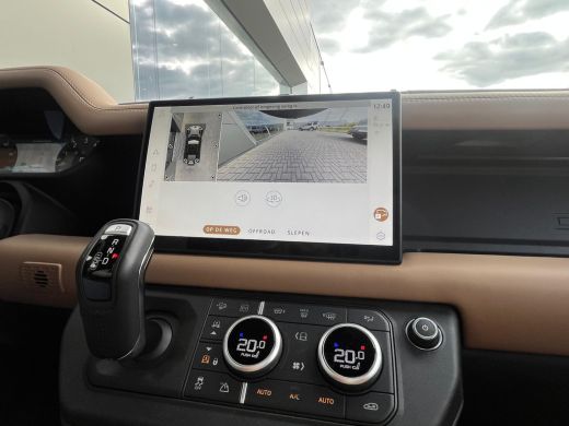 Land Rover Defender 110 P300e X-Dynamic HSE | El. trekhaak | 22 Inch | Pano | Koelbox | Black Pack | Cold Climate | K... ActivLease financial lease