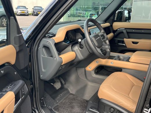 Land Rover Defender 110 P300e X-Dynamic HSE | El. trekhaak | 22 Inch | Pano | Koelbox | Black Pack | Cold Climate | K... ActivLease financial lease