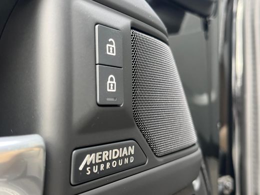 Land Rover Defender 110 P300e X-Dynamic HSE | El. trekhaak | 22 Inch | Pano | Koelbox | Black Pack | Cold Climate | K... ActivLease financial lease