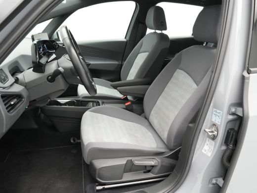 Volkswagen ID.3 Life 58 kWh 204pk Navigatie Stoelverwarming Acc Pdc 69 ActivLease financial lease