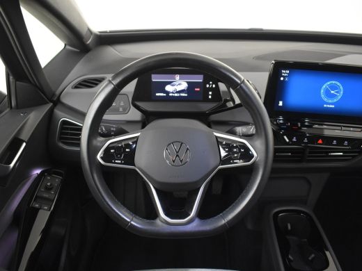 Volkswagen ID.3 Pure 45 kWh l Stoelverwarming l Adaptieve Cruise Control l Climate Control l Navigatie Full Map l... ActivLease financial lease