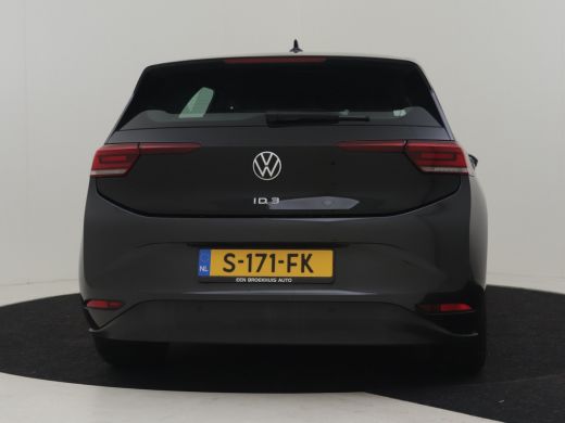 Volkswagen ID.3 Pure 45 kWh l Stoelverwarming l Adaptieve Cruise Control l Climate Control l Navigatie Full Map l... ActivLease financial lease