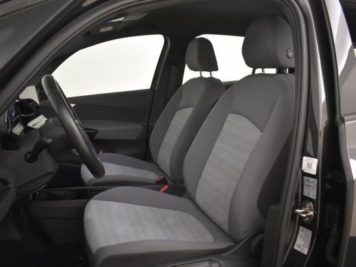 Volkswagen ID.3 Pure 45 kWh l Stoelverwarming l Adaptieve Cruise Control l Climate Control l Navigatie Full Map l... ActivLease financial lease