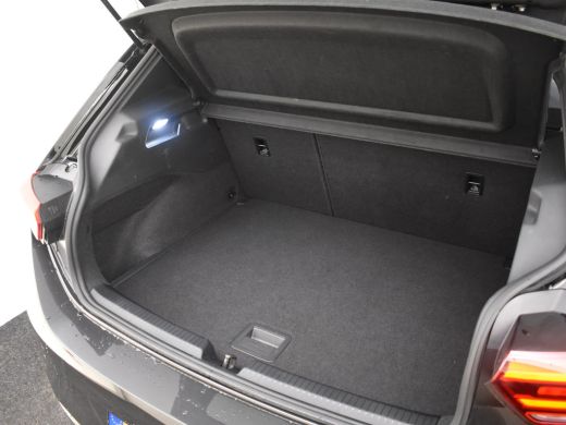 Volkswagen ID.3 Pure 45 kWh l Stoelverwarming l Adaptieve Cruise Control l Climate Control l Navigatie Full Map l... ActivLease financial lease