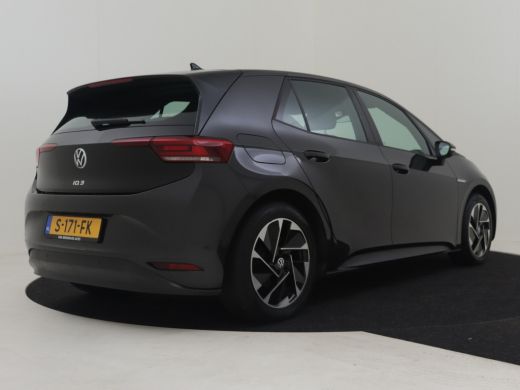 Volkswagen ID.3 Pure 45 kWh l Stoelverwarming l Adaptieve Cruise Control l Climate Control l Navigatie Full Map l... ActivLease financial lease