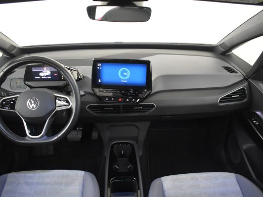 Volkswagen ID.3 Pure 45 kWh l Stoelverwarming l Adaptieve Cruise Control l Climate Control l Navigatie Full Map l... ActivLease financial lease