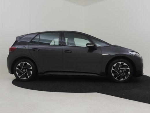 Volkswagen ID.3 Pure 45 kWh l Stoelverwarming l Adaptieve Cruise Control l Climate Control l Navigatie Full Map l... ActivLease financial lease