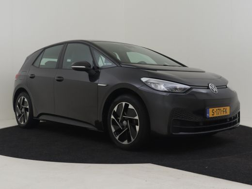 Volkswagen ID.3 Pure 45 kWh l Stoelverwarming l Adaptieve Cruise Control l Climate Control l Navigatie Full Map l... ActivLease financial lease