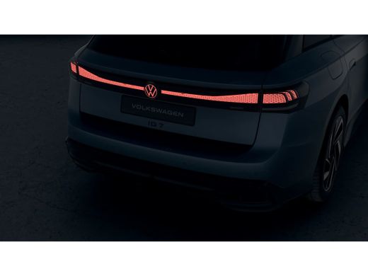 Volkswagen ID.7 Pro Limited Edition Inclusief €2000,- inruilvoordeel | Achterbank in ongelijke delen neerklapbaar... ActivLease financial lease