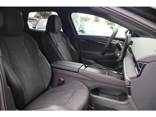 Volkswagen ID.7 Pro Limited Edition Inclusief €2000,- inruilvoordeel | Achterbank in ongelijke delen neerklapbaar... ActivLease financial lease
