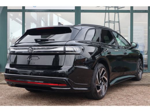 Volkswagen ID.7 Pro Limited Edition Inclusief €2000,- inruilvoordeel | Achterbank in ongelijke delen neerklapbaar... ActivLease financial lease