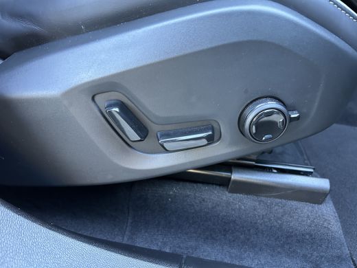 Volvo  XC60 2.0 T6 Plug-in hybrid AWD Plus Black Edition | Trekhaak | BLIS | Pano | Sportstoel | Pilot Assist... ActivLease financial lease