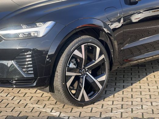Volvo  XC60 T6 Plug-in hybrid AWD Ultra Black Edition | Bowers&Wilkins | Luchtvering | Registratie 2026 | 22 ... ActivLease financial lease