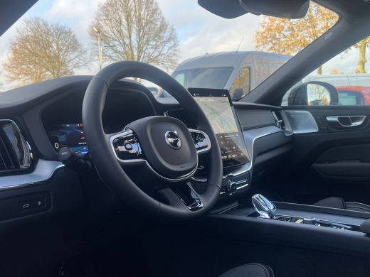 Volvo  XC60 T6 Plug-in hybrid AWD Ultra Black Edition | Bowers&Wilkins | Luchtvering | Registratie 2026 | 22 ... ActivLease financial lease