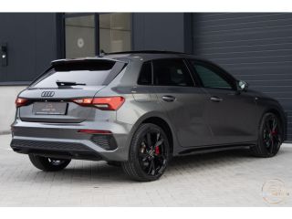 Audi A3 Sportback 45 TFSI e S edition Competition Pano Parkeerhulp S line Carplay