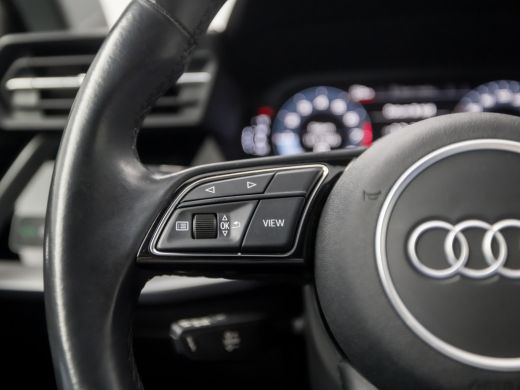 Audi A3 Sportback 30 TFSI Sportline Automaat (APPLE CARPLAY, GROOT NAVI, CLIMATE, GETINT GLAS, SPORTSTOEL... ActivLease financial lease