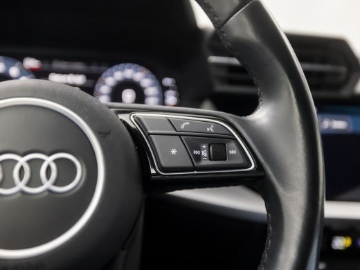 Audi A3 Sportback 30 TFSI Sportline Automaat (APPLE CARPLAY, GROOT NAVI, CLIMATE, GETINT GLAS, SPORTSTOEL... ActivLease financial lease