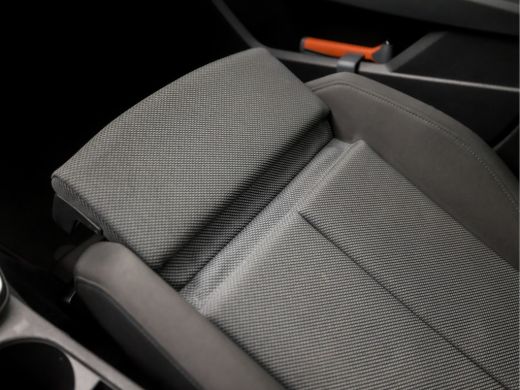 Audi A3 Sportback 30 TFSI Sportline Automaat (APPLE CARPLAY, GROOT NAVI, CLIMATE, GETINT GLAS, SPORTSTOEL... ActivLease financial lease