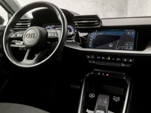Audi A3 Sportback 30 TFSI Sportline Automaat (APPLE CARPLAY, GROOT NAVI, CLIMATE, GETINT GLAS, SPORTSTOEL... ActivLease financial lease