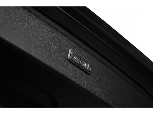 Audi Q5 50 TFSI e S edition Competition 299PK | Trekhaak | Luchtvering | Fijn nappa ledere stoelen | Pano... ActivLease financial lease