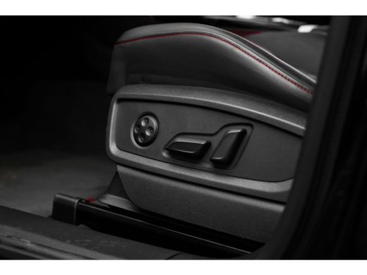 Audi Q5 50 TFSI e S edition Competition 299PK | Trekhaak | Luchtvering | Fijn nappa ledere stoelen | Pano... ActivLease financial lease