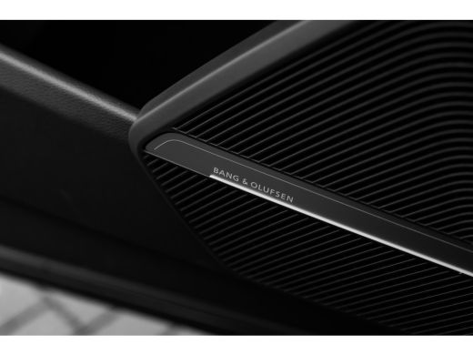 Audi Q5 50 TFSI e S edition Competition 299PK | Trekhaak | Luchtvering | Fijn nappa ledere stoelen | Pano... ActivLease financial lease