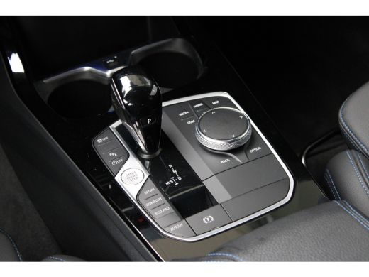 BMW 1 Serie 118i M Sport Automaat / Sportstoelen / LED / M Sportonderstel / Live Cockpit Professional / Cruis... ActivLease financial lease