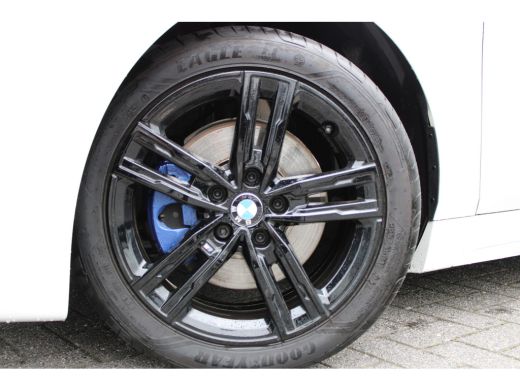 BMW 1 Serie 118i M Sport Automaat / Sportstoelen / LED / M Sportonderstel / Live Cockpit Professional / Cruis... ActivLease financial lease