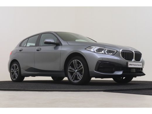 BMW 1 Serie 118i Sport Line Automaat / Sportstoelen / Achteruitrijcamera / LED / Cruise Control / Live Cockpi... ActivLease financial lease