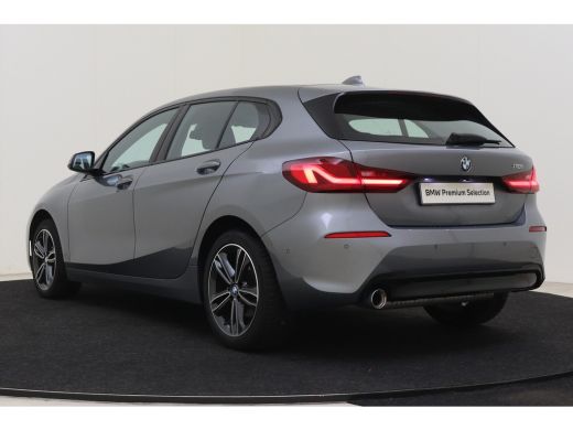 BMW 1 Serie 118i Sport Line Automaat / Sportstoelen / Achteruitrijcamera / LED / Cruise Control / Live Cockpi... ActivLease financial lease