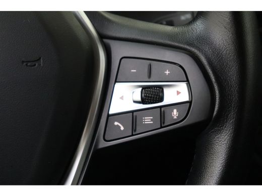 BMW 1 Serie 118i Sport Line Automaat / Sportstoelen / Achteruitrijcamera / LED / Cruise Control / Live Cockpi... ActivLease financial lease