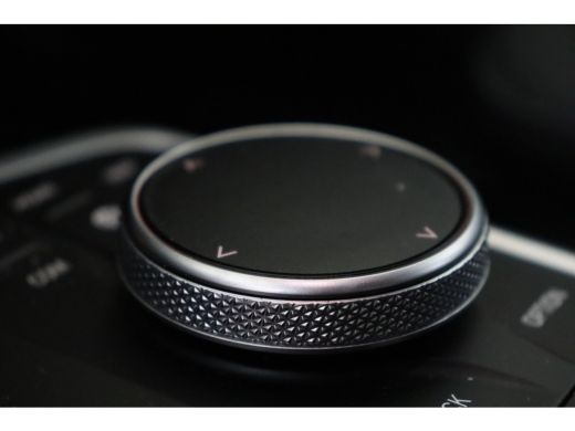 BMW 1 Serie 118i Sport Line Automaat / Sportstoelen / Achteruitrijcamera / LED / Cruise Control / Live Cockpi... ActivLease financial lease