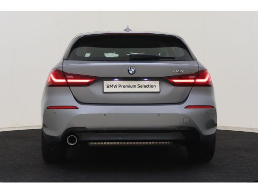 BMW 1 Serie 118i Sport Line Automaat / Sportstoelen / Achteruitrijcamera / LED / Cruise Control / Live Cockpi... ActivLease financial lease