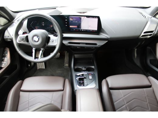 BMW 1 Serie 120 M Sport Automaat / Sportstoelen / M Adaptief onderstel / Comfort Access / Adaptieve LED / Par... ActivLease financial lease
