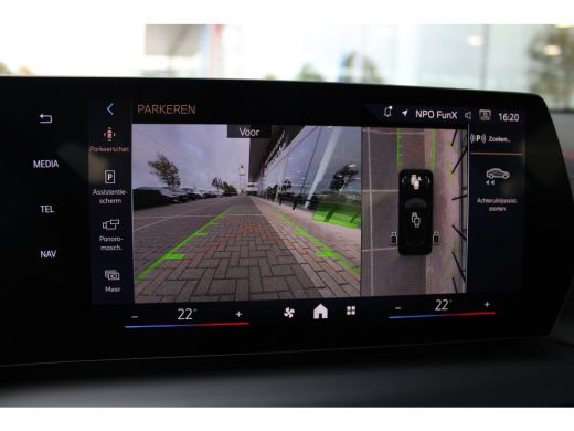 BMW 1 Serie 120 M Sport Automaat / Sportstoelen / M Adaptief onderstel / Comfort Access / Adaptieve LED / Par... ActivLease financial lease