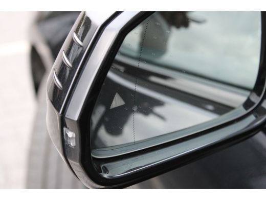 BMW 1 Serie 120 M Sport Automaat / Sportstoelen / M Adaptief onderstel / Comfort Access / Adaptieve LED / Par... ActivLease financial lease