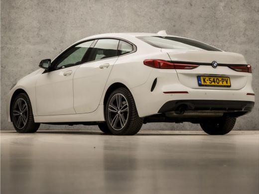 BMW 2 Serie Gran Coupé 218i Sport Automaat (APPLE CARPLAY, M STUUR, GROOT NAVI, LEDER, SFEERVERLICHTING, SPOR... ActivLease financial lease