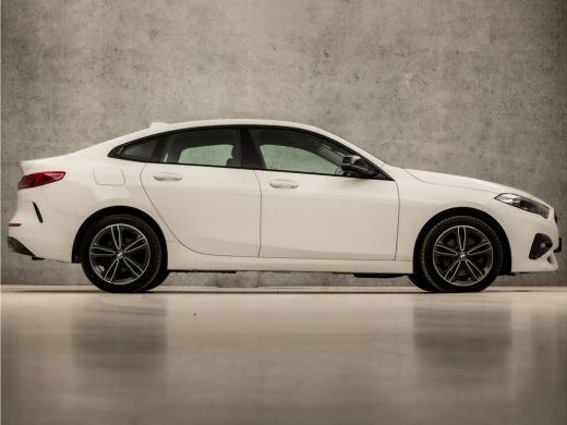BMW 2 Serie Gran Coupé 218i Sport Automaat (APPLE CARPLAY, M STUUR, GROOT NAVI, LEDER, SFEERVERLICHTING, SPOR... ActivLease financial lease