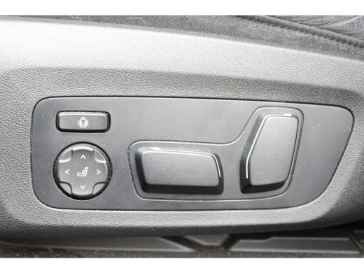 BMW X3 xDrive30e High Executive M Sport Automaat / Panoramadak / Trekhaak / Sportstoelen / LED / Parking... ActivLease financial lease