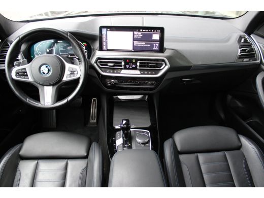 BMW X3 xDrive30e High Executive M Sport Automaat / Panoramadak / Trekhaak / Sportstoelen / LED / Parking... ActivLease financial lease